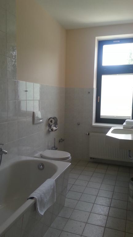 Teichhotel Schmalkalden Ruang foto